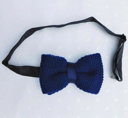 Knitted bow tie blue fits collar sizes 12 13 14 15 16 17 18 19 20 21 DH NEW